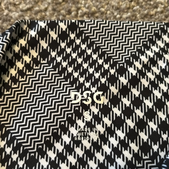 DSG Black and White Workout Leggings - Picture 4 of 6